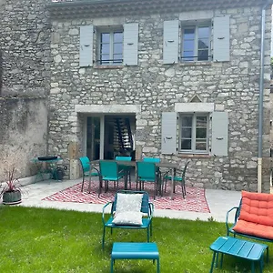 https://gite-valla.hotels-rhonealpes.com